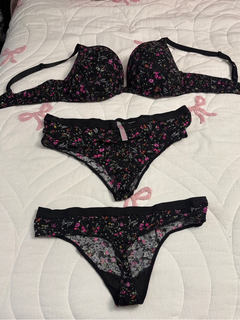 Women’s Black Floral Lace Bra & Panty Set - Black/Pink 38D/XL